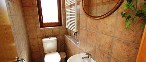 Baignoire, serviettes fournies