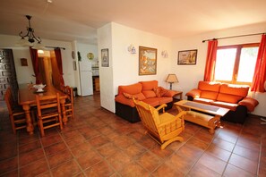 Televisie en een open haard