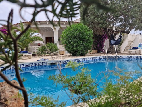 "Flora"@MARISOL: 400m to the beach, private pool, A/C, WiFi, dog beach