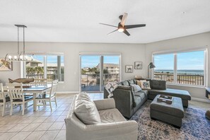 TV - Crystal View 203 3 bedroom/  3 bath unit Beach service great view SO MUCH SPACE (Miramar Beach)