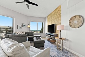 TV - Crystal View 203 3 bedroom/  3 bath unit Beach service great view SO MUCH SPACE (Miramar Beach)