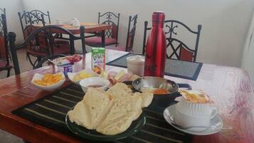 Desayuno bufé gratuito y diario