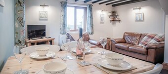 The Brambles - 2 Bedroom Cottage - Llanteg