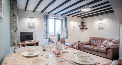 The Brambles - 2 Bedroom Cottage - Llanteg