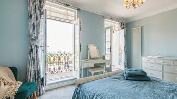 4 bedrooms, free WiFi, bed sheets