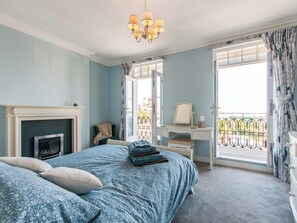 4 quartos, Wi-Fi de cortesia, roupa de cama