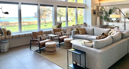 Tierra Del Mar, Oregon, Private Lake home, steam room, sleeps 8