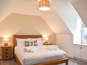 3 bedrooms, free WiFi, bed sheets