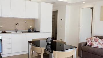 ํจ๋ฐ๋ฆฌ๋ฃธ | ์ ์ฉ ์ฃผ๋ฐฉ