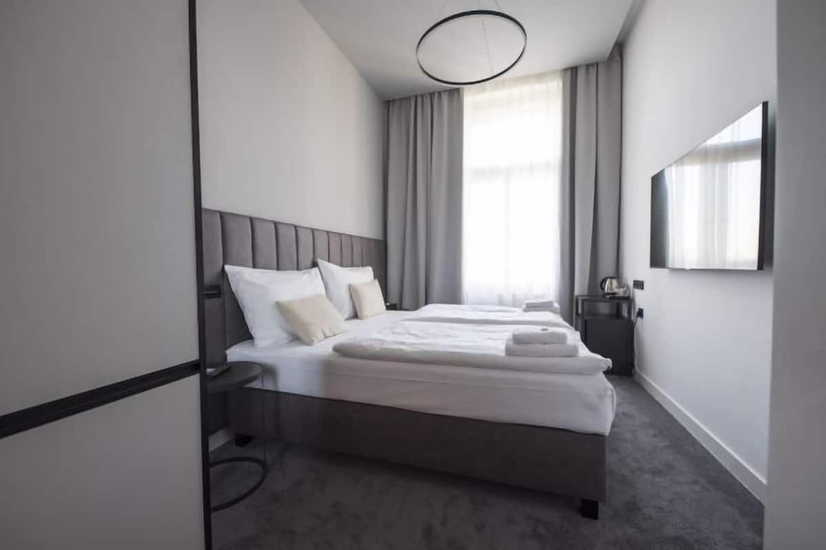 1 bedroom, minibar, in-room safe, blackout curtains