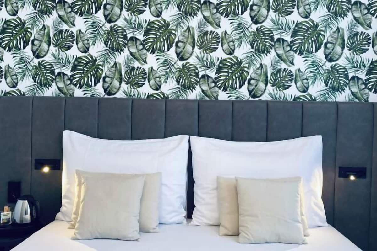 1 bedroom, minibar, in-room safe, blackout curtains