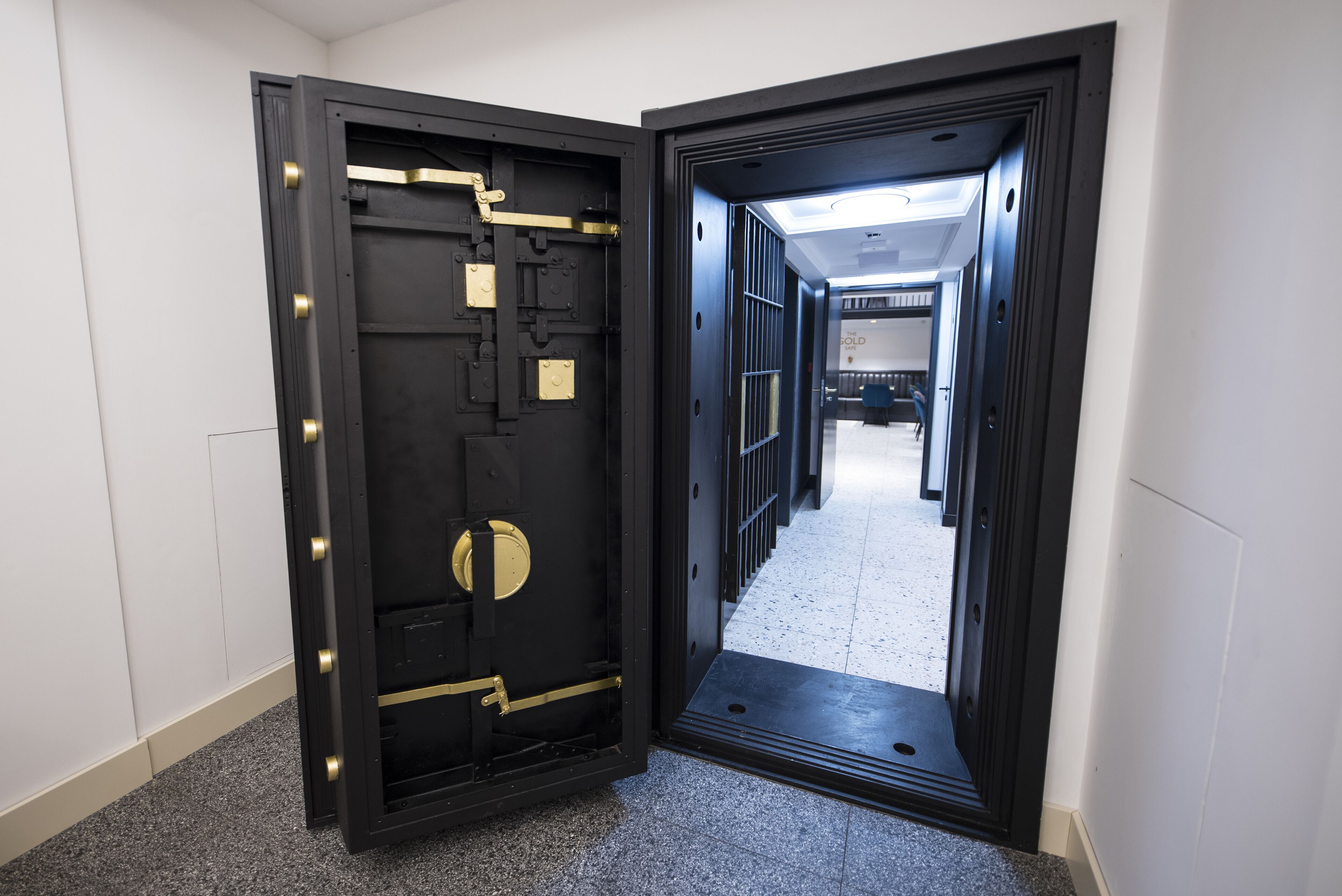 daily buffet breakfast (eur 15 per person)