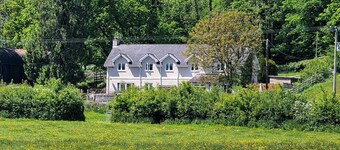 4 bedroom accommodation in Llandeilo