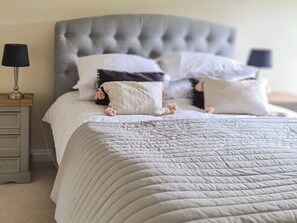 4 chambres, accès au Wi-Fi (inclus), literie fournie