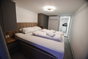 1 bedroom, free WiFi, bed sheets - Studio Apartment Direkt am Strand (Baška)