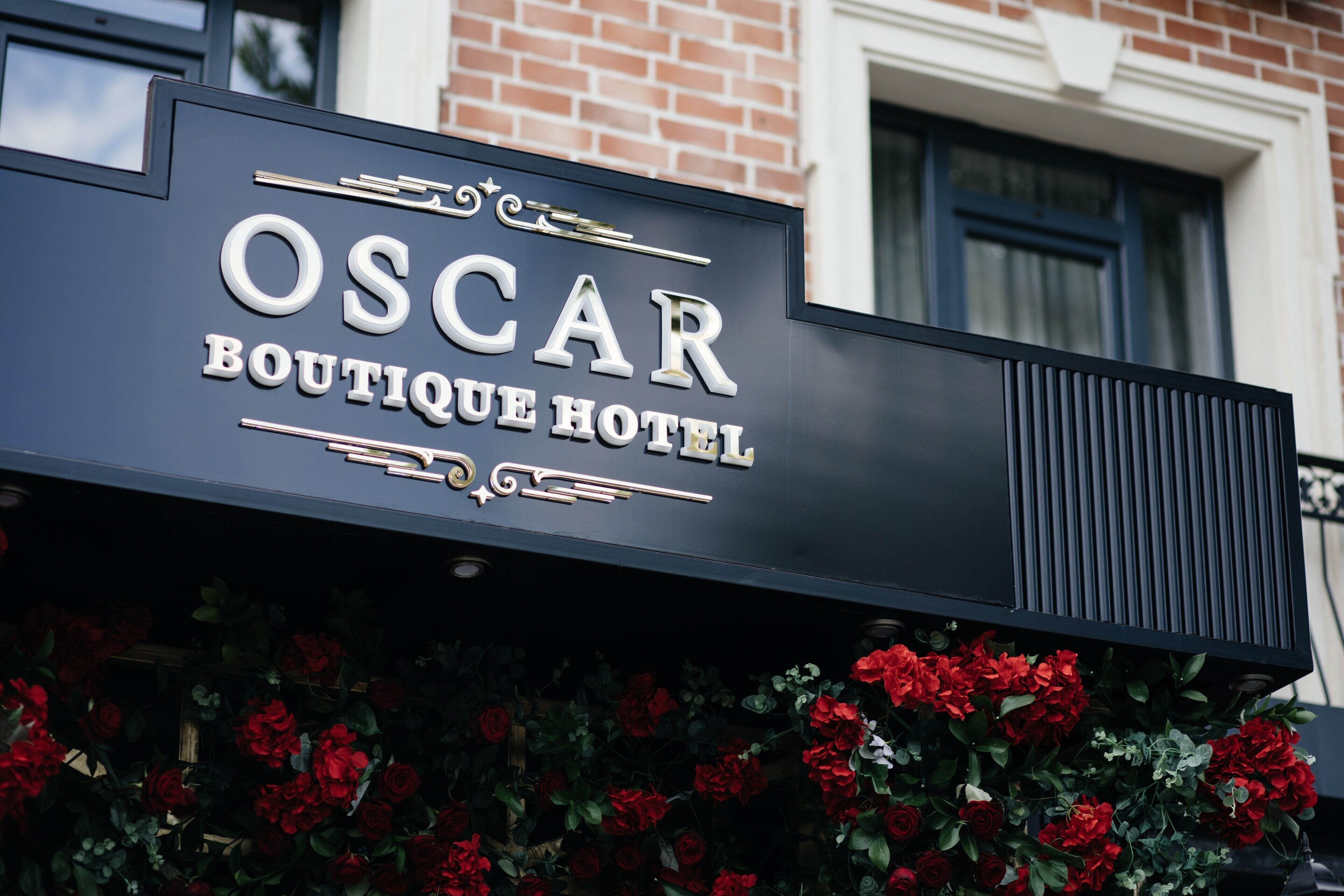 Skilt for Oscar Boutique Hotel.