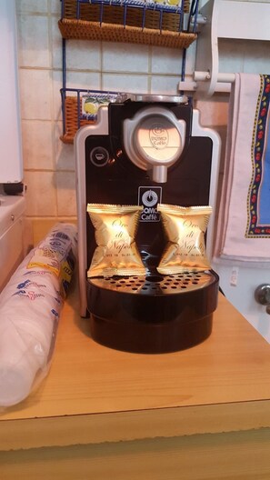 Kaffee und/oder Kaffeemaschine