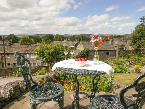 2 bedroom accommodation in Grassington