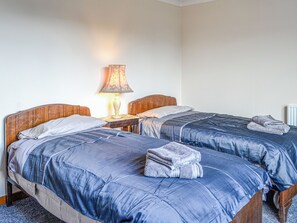 2 bedrooms, free WiFi, bed sheets, wheelchair access