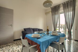 Dining - Appartamento con A/c, Lavastoviglie e Ascensore (Imperia)