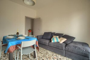 Interior - Appartamento con A/c, Lavastoviglie e Ascensore (Imperia)