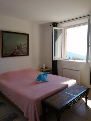 2 bedrooms, desk, iron/ironing board, travel cot