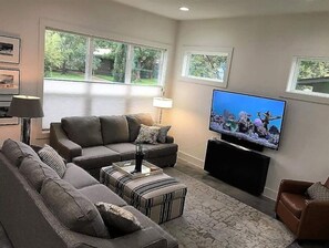 Smart TV - Polar Express (Austin)