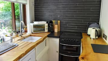 Lavavajillas, silla alta para bebés, freezer