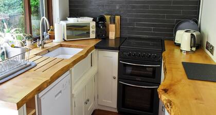 UK34351 - Squirrel Cottage