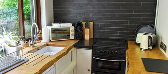 UK34351 - Squirrel Cottage