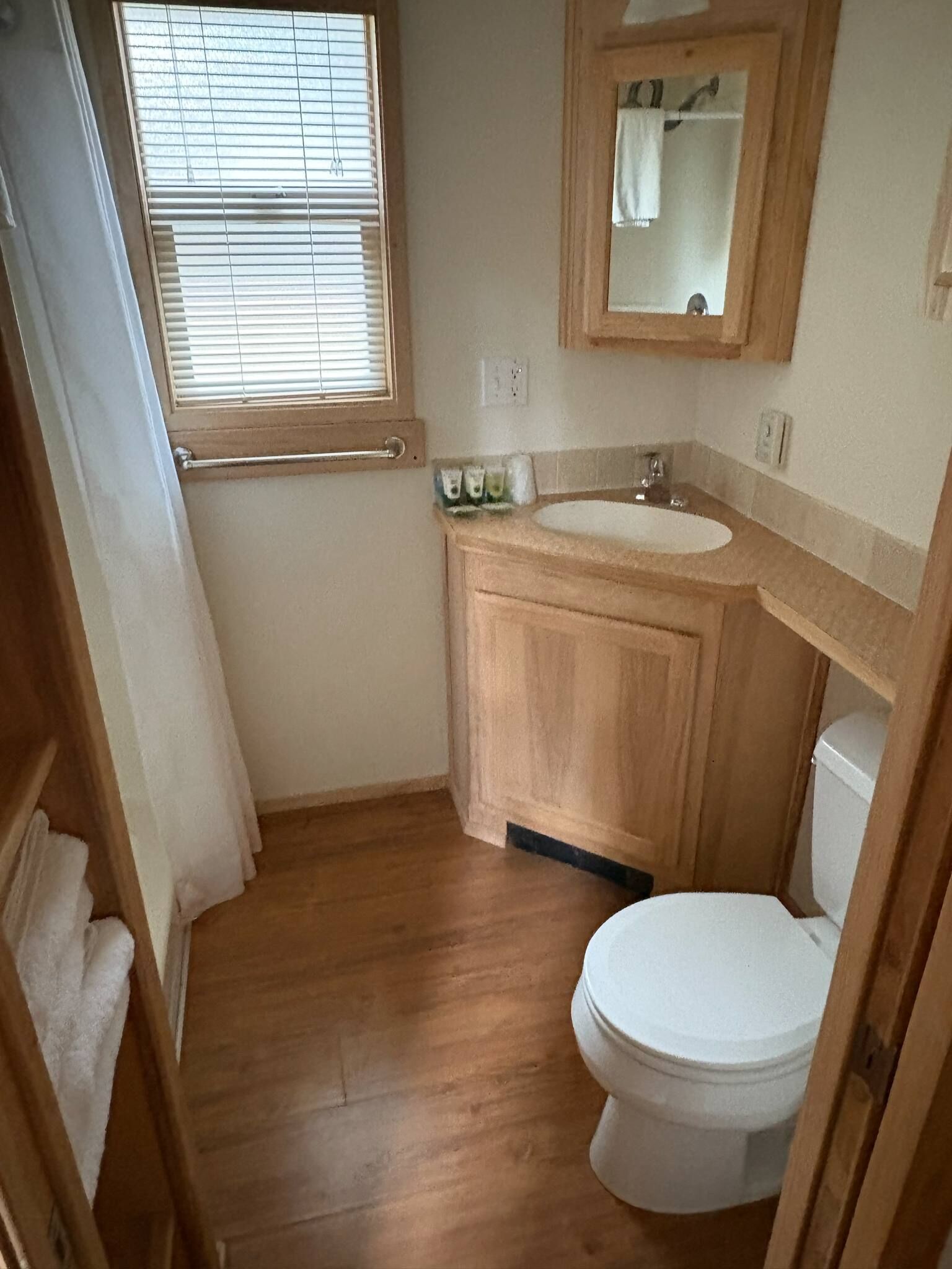 standard cabin (young at heart) | bathroom | combined shower/bathtub, free toiletries, towels, soap