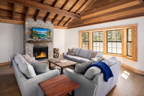 Talo, useita sänkyjä, vuoristonäköala (The Dollar Point Villa) | Olohuone