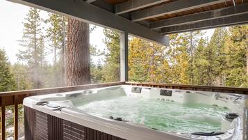 House, Multiple Beds, Mountain View (The Dollar Point Villa) | Spa