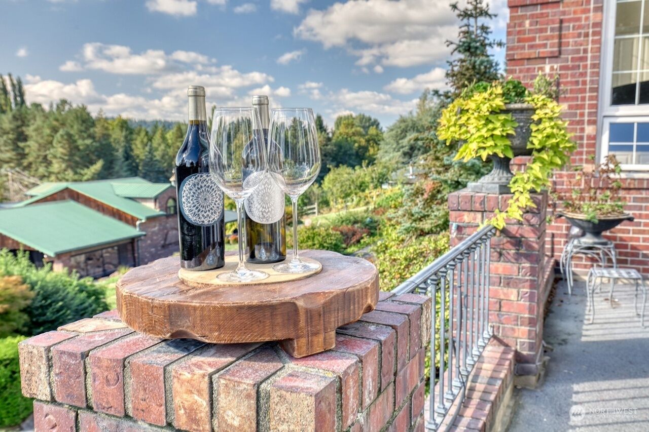 1 min. to Chateau St. Michelle - Estate Chateau Woodinville-Redmond Wine Country