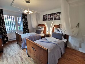 2 bedrooms, iron/ironing board, travel crib, free WiFi - Apartment Tilia (Ivenack)