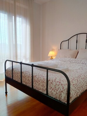 3 Schlafzimmer, schallisolierte Zimmer, Bügeleisen/Bügelbrett