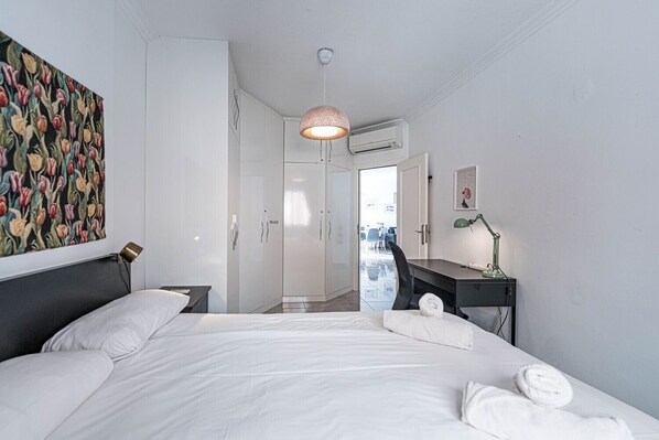 1 chambre, fer et planche à repasser, accès au Wi-Fi (inclus)