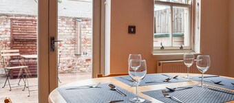 2 bedroom accommodation in Leamington Spa