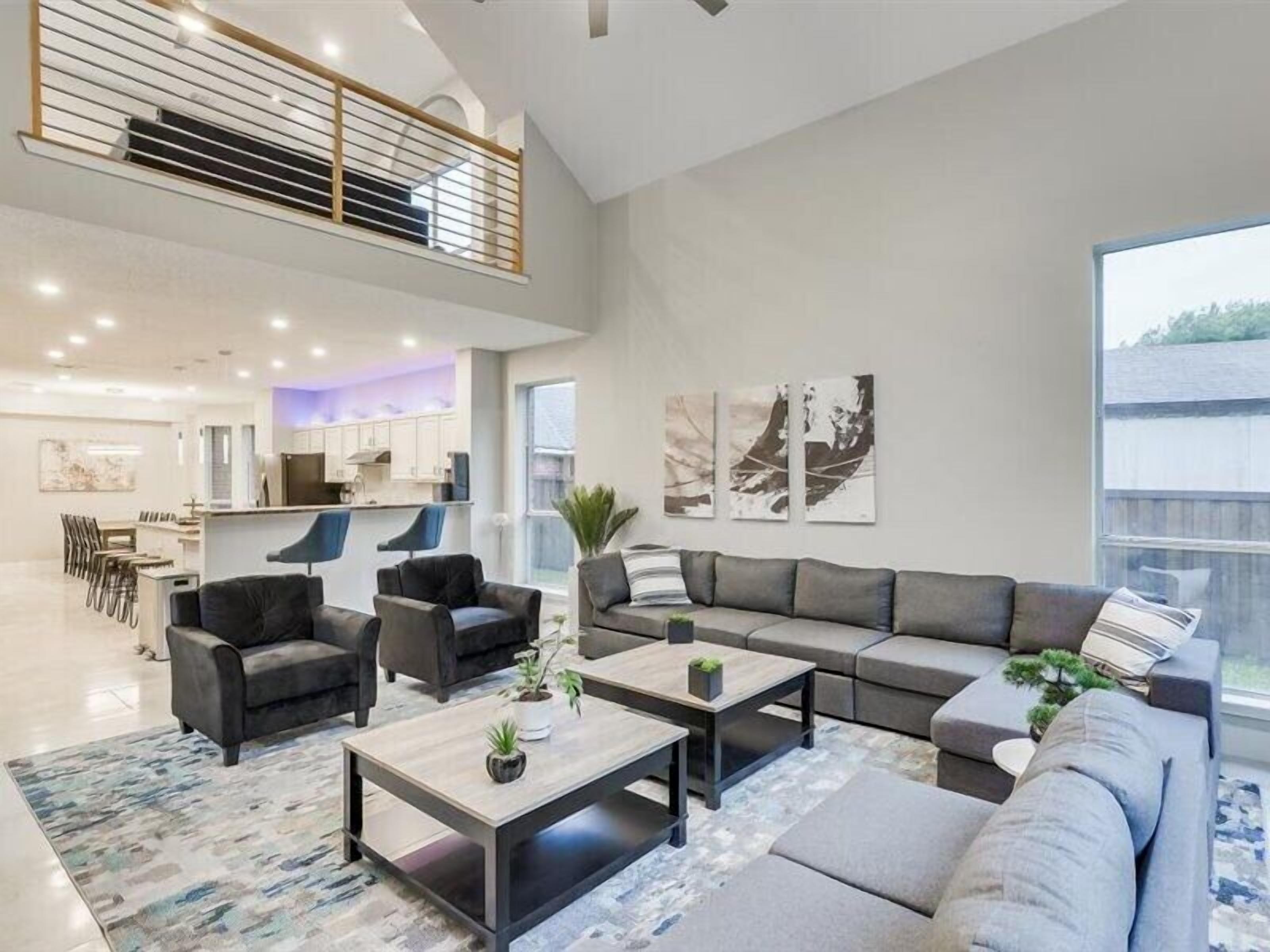 TV, fireplace, offices