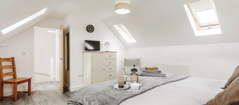 2 bedroom accommodation in Newnham