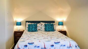 4 bedrooms, free WiFi, bed sheets, wheelchair access