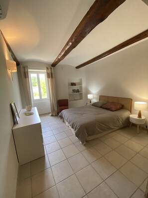 3 habitaciones y ropa de cama 