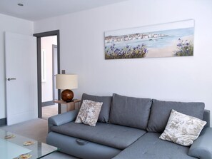 Living area - 2 bedroom accommodation in Whitstable (Whitstable)