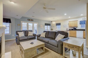 Smart TV, fireplace - 3BR on Asbury - Close to beach, boards & shops! (Ocean City)