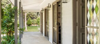 Jervis Bay Luxe Rural Family Retreat in on 5 acres with Fireplace & Private Pool