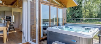 2 bedroom accommodation in Chadwick, near Worcester