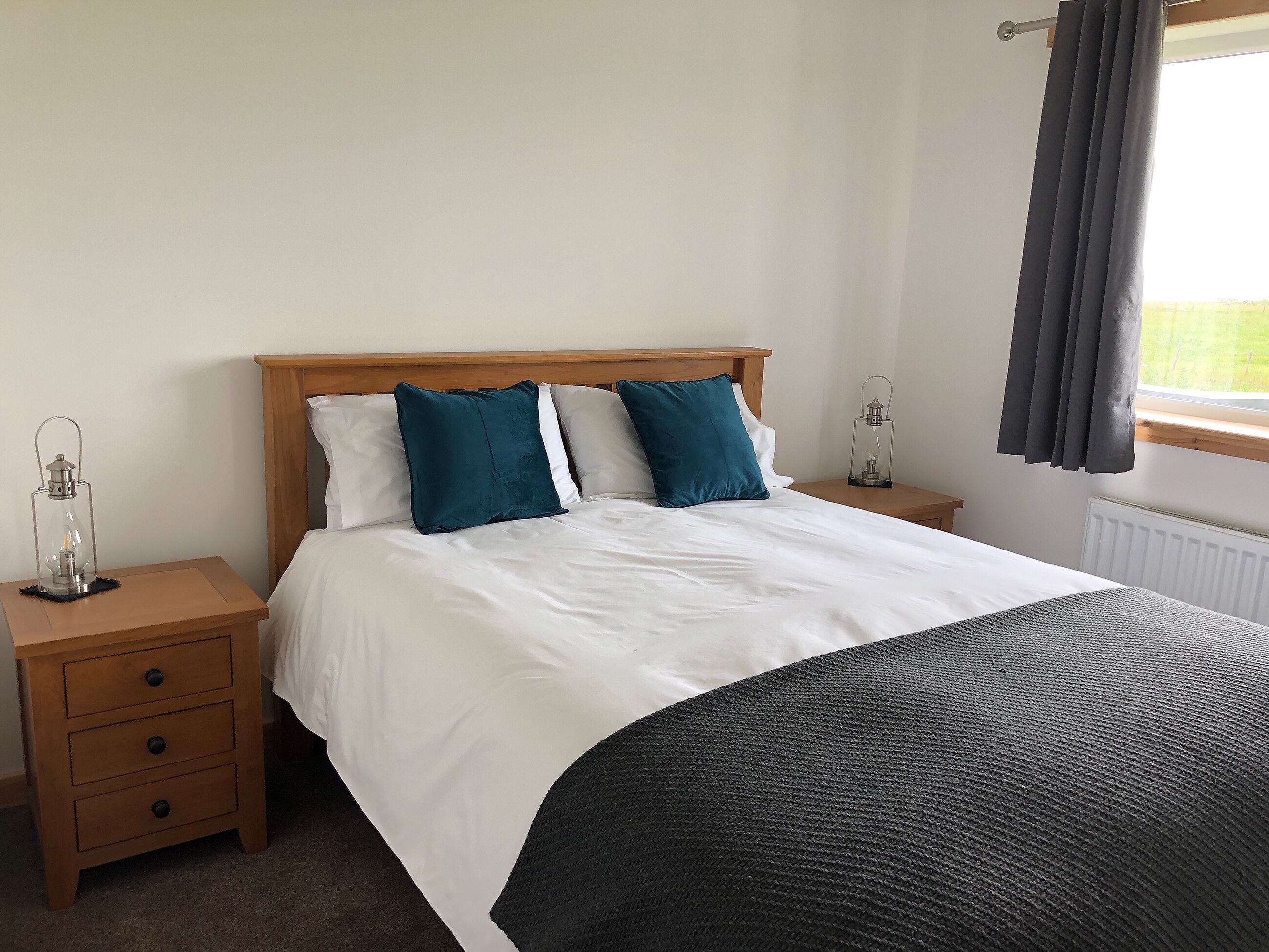 2 室のベッドルーム、WiFi (無料)、ベッドシーツ