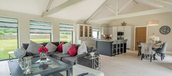 UK34190 - Gowan View