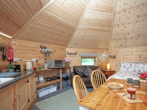 Interior - Coot Roundhouse - UK33890 (Knowle, near Cullompton)