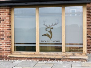 تفاصيل الفندق من الخارج